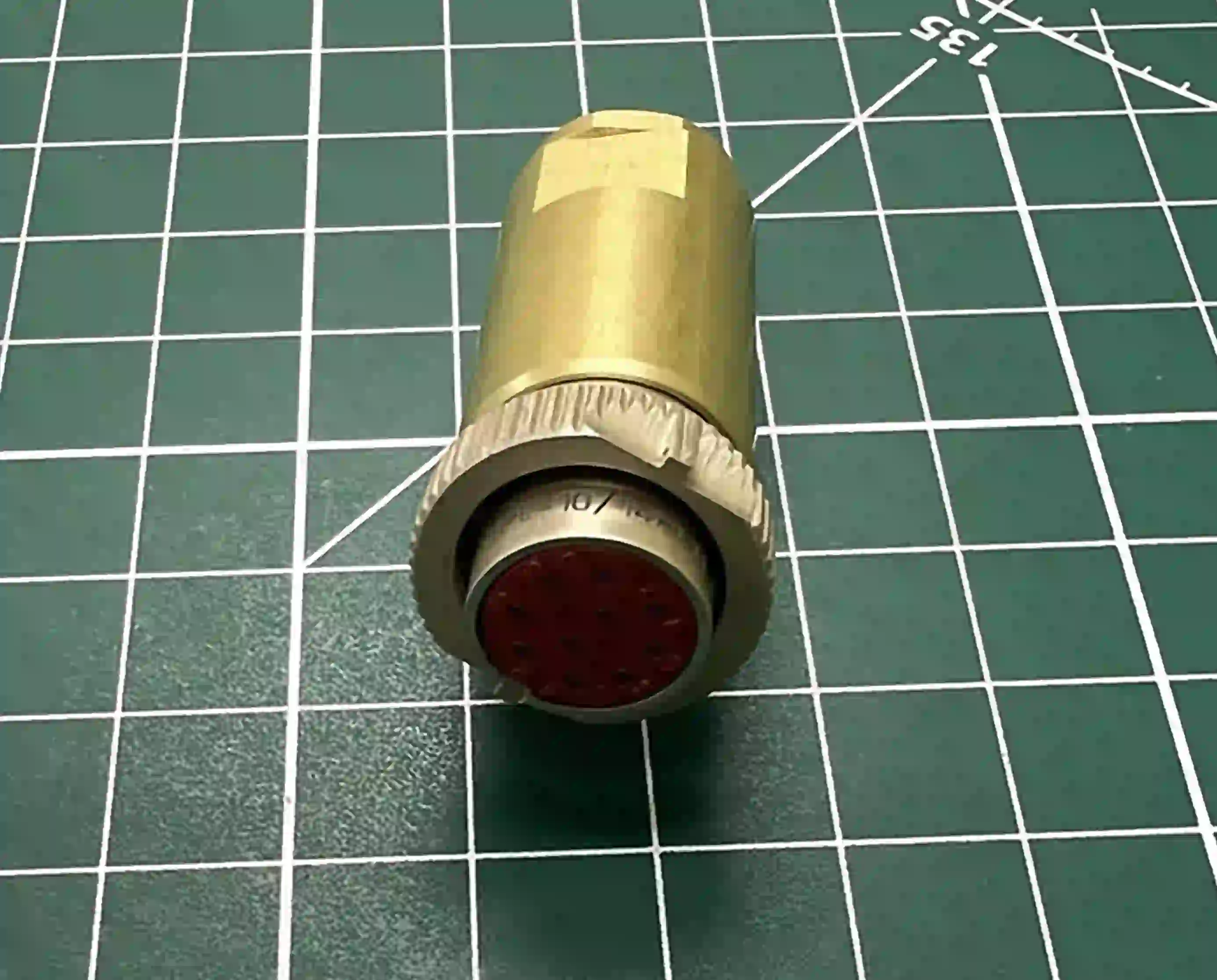 ЦРС-10/14Р1-В Розетка с кожухом